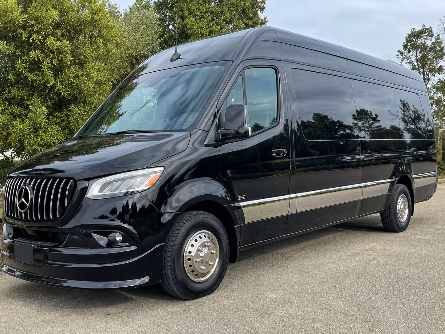 bus rentals for little rock proms homecomings