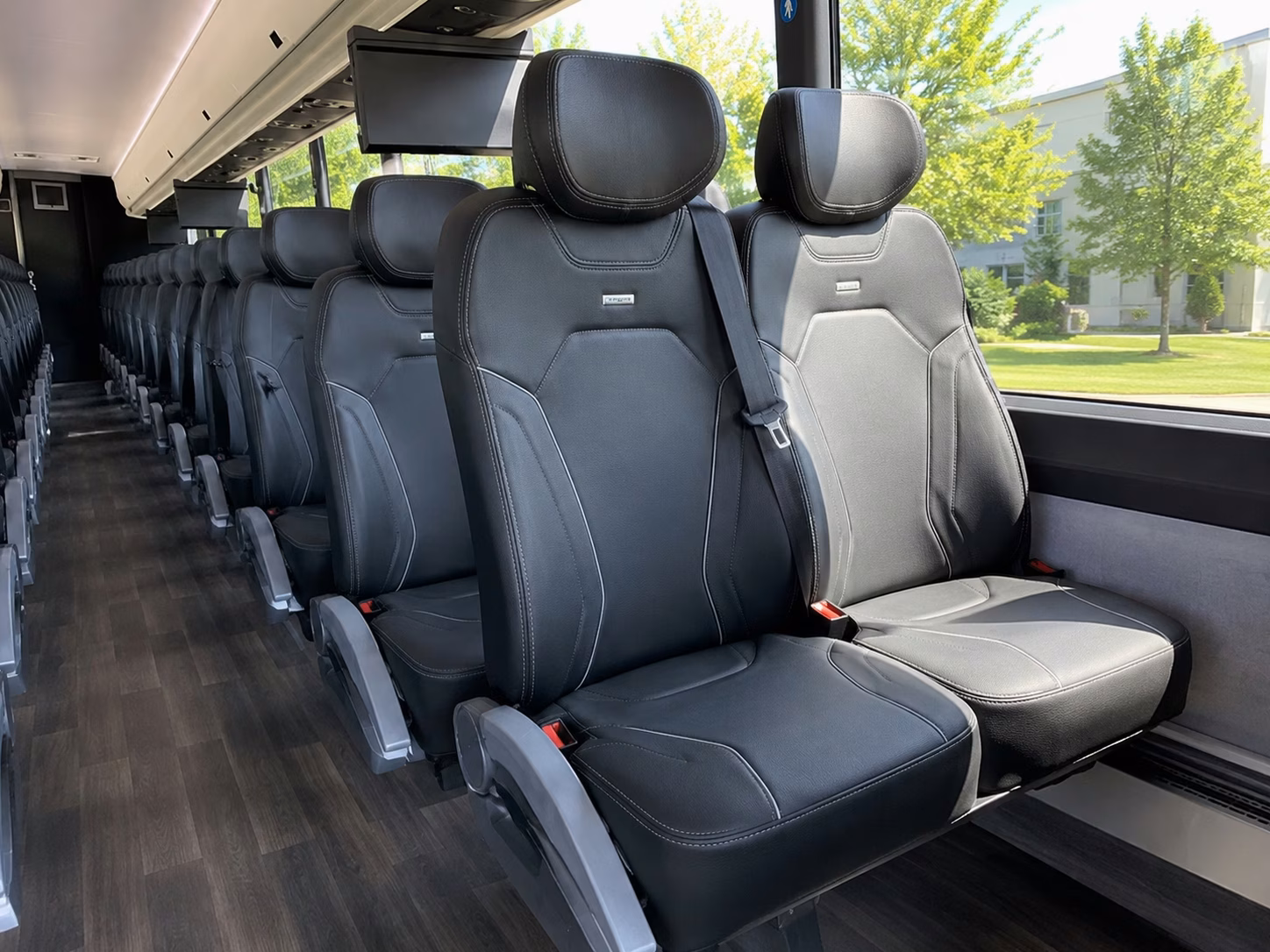 charter buses for large little rock wedding guest lists