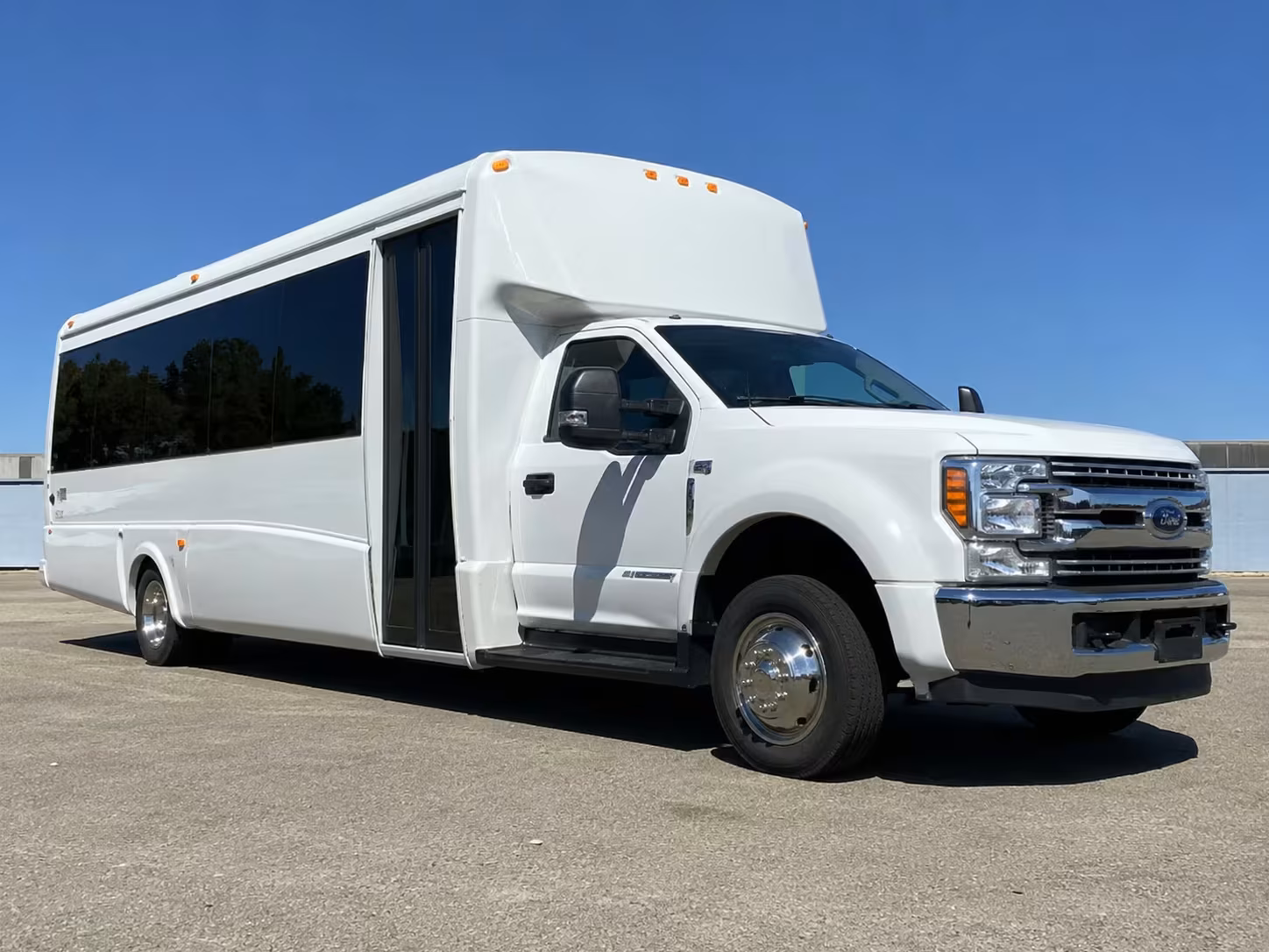 wedding bus rentals in little rock