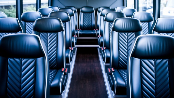 little rock 18 passenger minibus rental