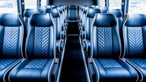 little rock 28 passenger minibus rental